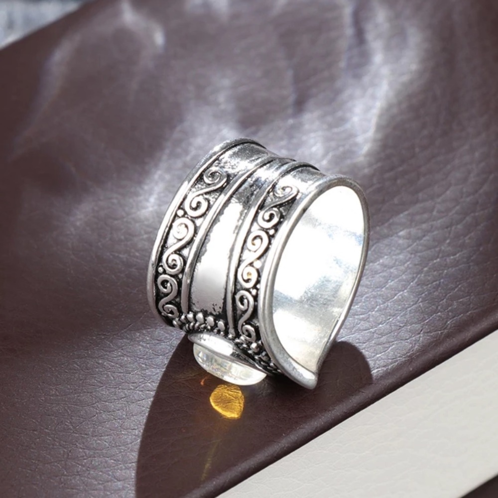 🐚 BOHO Vintage Styled Carved Opal Silver Ring 🐚 - Picture 7 of 8